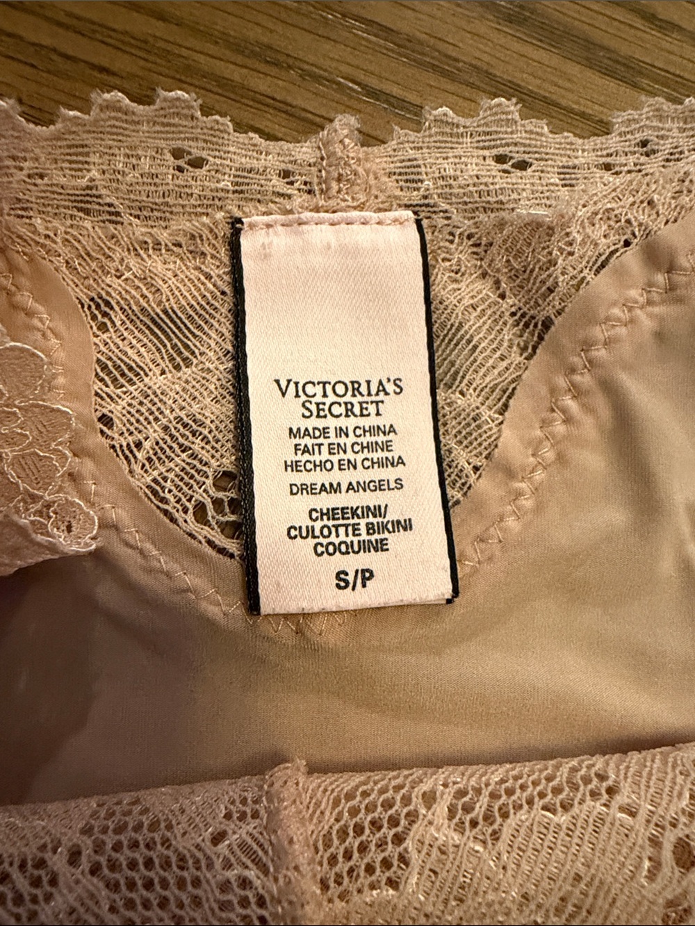 Victoria’s Secret Dream Angels Cheekini Panty Size S Small - Picture 2 of 3